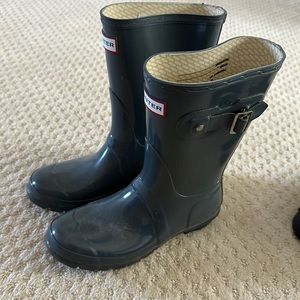 Hunter short grey rain boots womens sz 6, kids sz 5 EU 37